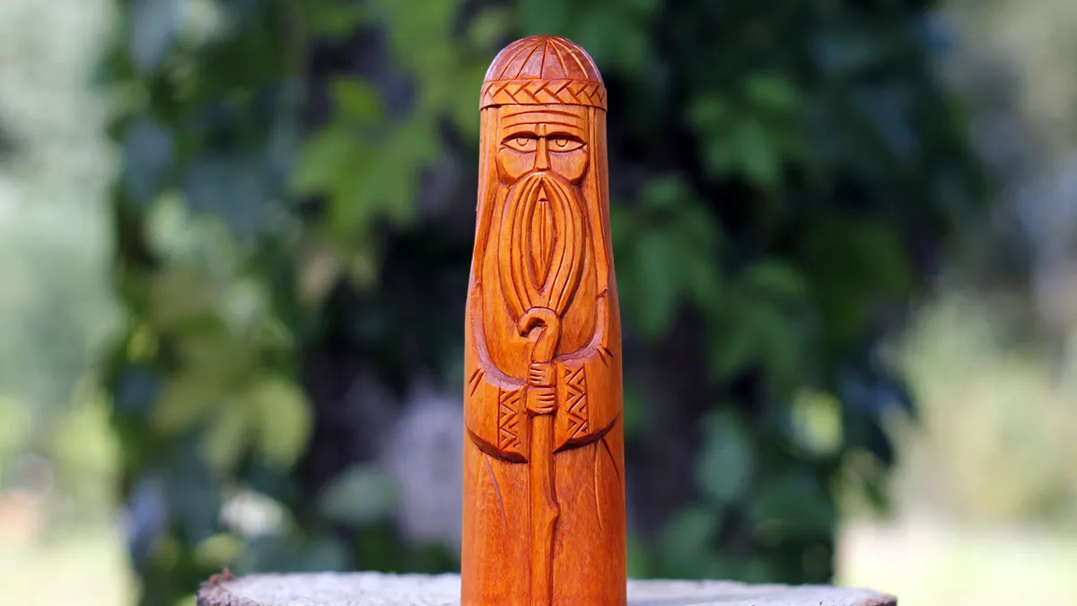 Видео обзор кумира Белобога 20 см - демонстрация ручной работы мастера Яромира Великородова