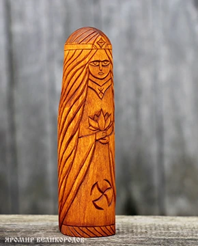 Кумир Богини Тары 20 см из натурального дерева - детальная резьба