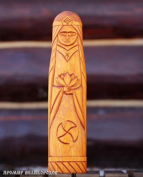 Кумир Богини Тары (Таруса) 30 см - фронтальный вид, деревянная скульптура богини защиты