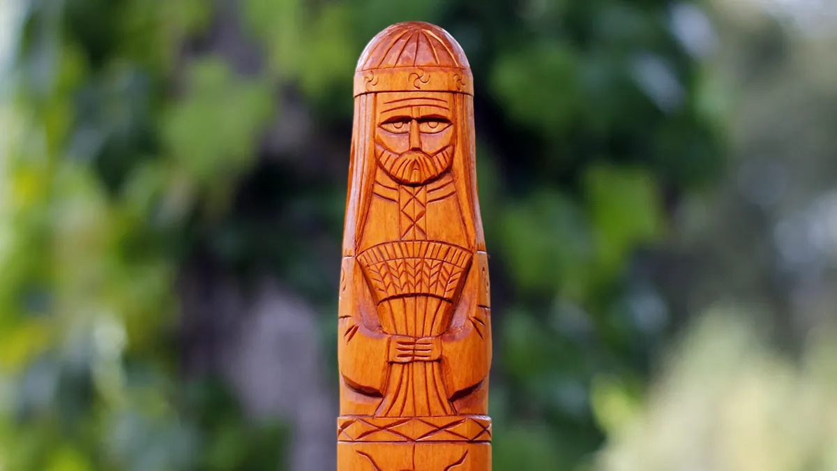 Видео обзор кумира Ярило 20 см - демонстрация ручной работы мастера по созданию славянского оберега