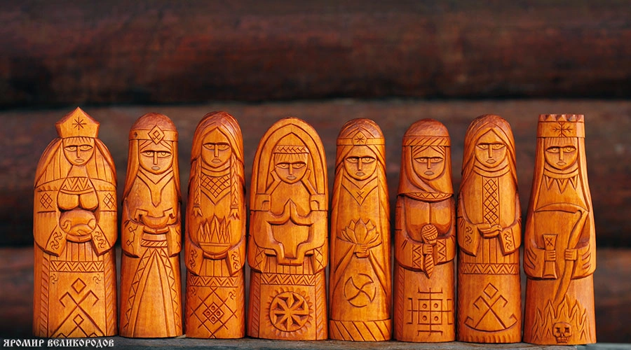 Женские богини славянского пантеона: Берегиня, Мать Сыра Земля, Жива, Лада, Таруса, Макошь, Рожана, Морена - деревянные кумиры ручной работы
